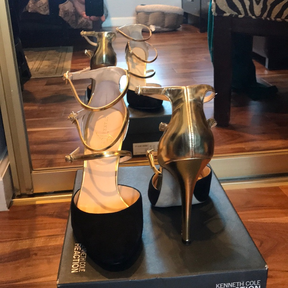 Ivanka Trump Black and Gold Heels